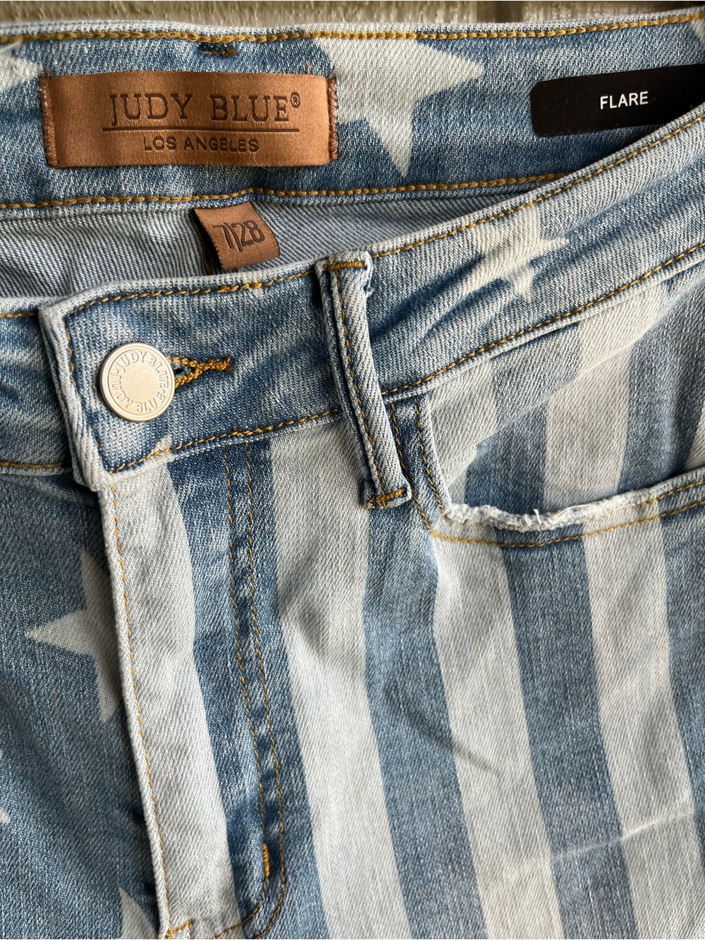 Judy Blue Stars and Stripes Bleached High Rise Flare Jeans Size 28 - Picture 3 of 9